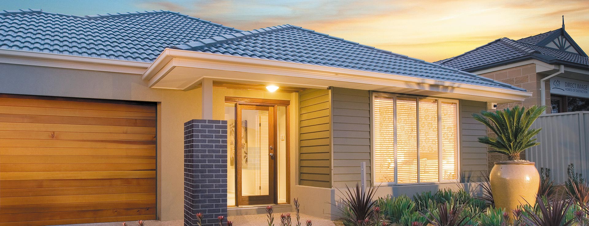 <div><h2>RE-ROOFING<span>MELBOURNE</span></h2><p>With 15 crews we can service clients throughout Melbourne and Gippsland.</p><a href='services'>Learn More</a></div>